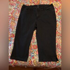 d. jeans Women's Black Capri Jeans